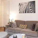 Nice Love Nest Well Located In Paris